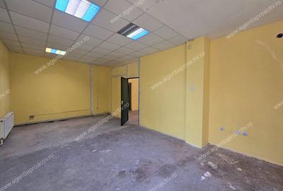 Spațiu comercial, de 77 mp, în - 2