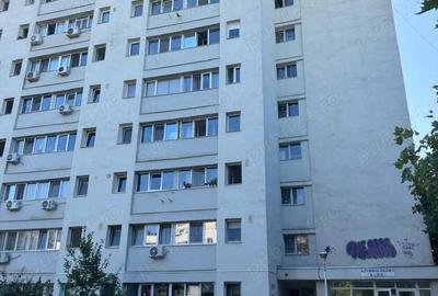 Garsonieră decomandată în Titan - 3