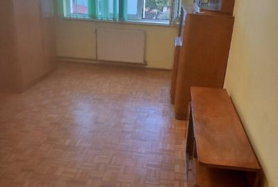 Inchiriez apartament 2 camere Pitesti strada Livezilor - 2