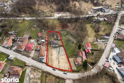Casă cu 3 camere cu Teren 2497 Mp în Central - 7