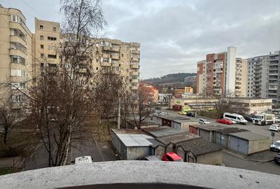 Ap 1 cam spatios, cu balcon, mobilat modern, zona Kaufland Manastur - 11