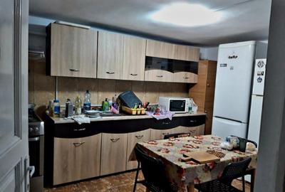 Casă cu 6 camere cu Teren 245 Mp în Central