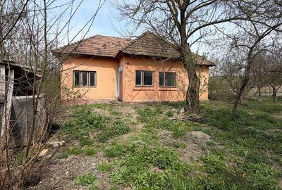 Casă cu 2 camere cu Teren 2400 Mp în Chinteni - 1