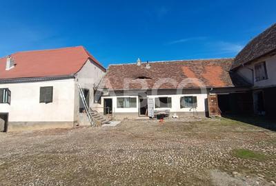 Casa de patrimoniu cu teren arhitectura saseasca sat Nou judetul Sibiu - 3