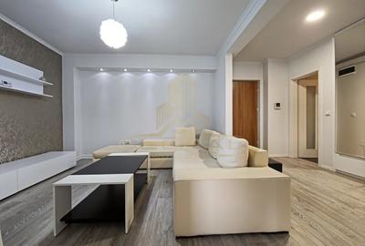 Apartament cu 3 camere semidecomandat, mobilat în Între Lacuri