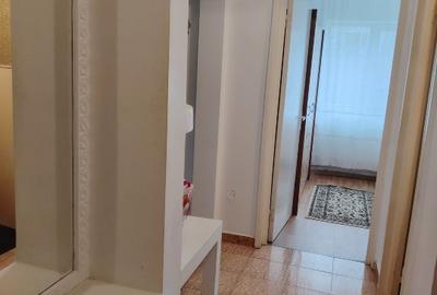 Proprietar, vând apartament 2 camere decomandate, zona Narcisa - 4