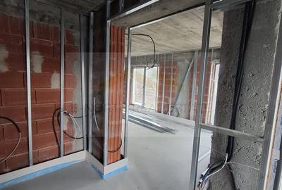 Casă cu 4 camere în 1 Decembrie - 10