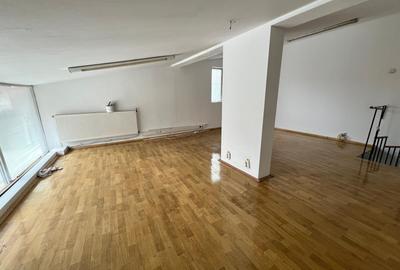 Casă individuală cu 5 camere cu Canalizare în P-ța Muncii - 17