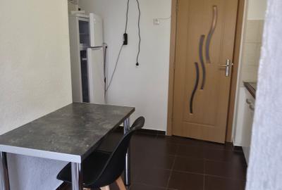 Apartament cu 2 camere decomandat în Complex Studențesc - 3