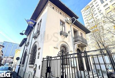 Casă cu 9 camere cu Teren 197 Mp în Dorobanți