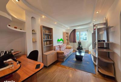 Apartament cu 3 camere decomandat în Ștrand