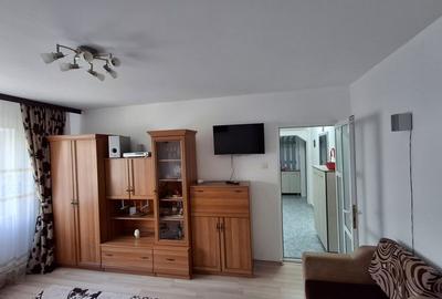 Apartament cu 3 camere semidecomandat în Nord - 1