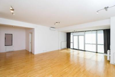 Apartament cu 4 camere decomandat în Calea Călărașilor