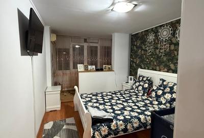 Apartament cu 3 camere semidecomandat în Ozana