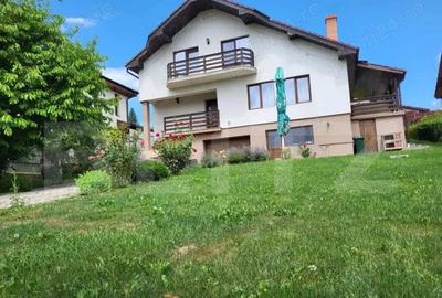 Vila superba de vanzare in Bardesti, 240 mp, 636 mp teren - 13