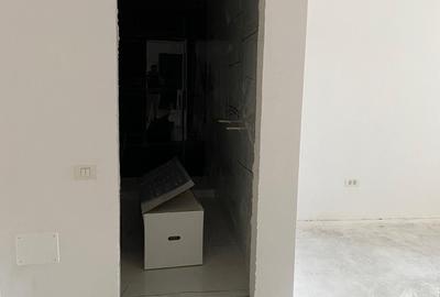 Apartament cu 3 camere semidecomandat în Central - 3