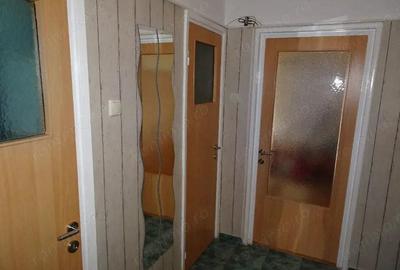 Apartament 3 camere - etaj 3 - langa metrou 1 Decembrie - Titan - 3