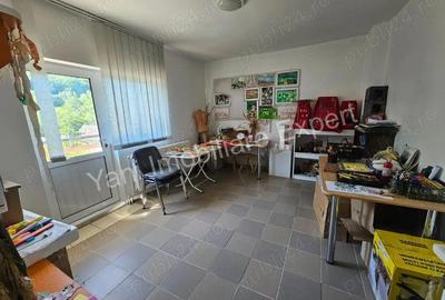 Casă cu 6 camere cu Teren 1340 Mp în Central - 2