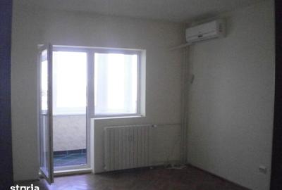 Apartament cu 3 camere decomandat în Decebal - 2