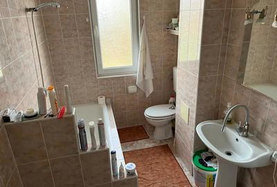 Vand casa cu 3 camere, garaj, livada si teren in M. Nirajului - 2