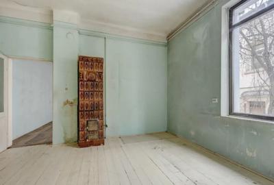 Casă cu 5 camere cu Teren 137 Mp în Central