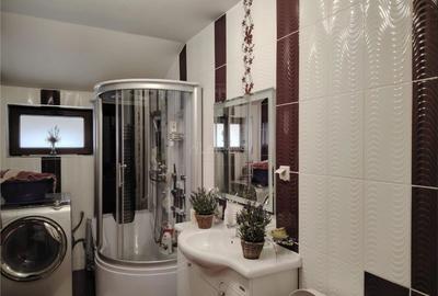 Casă cu 4 camere în Păulești