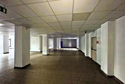 Spațiu comercial, de 400 mp, în Central - 18