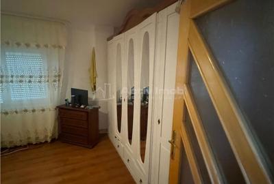 Apartament cu 3 camere decomandat în Bocșa - 13