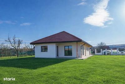 Casă cu 4 camere în Juc-Herghelie