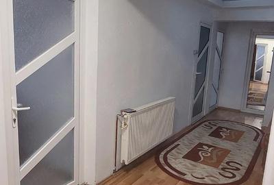 Apartament cu 3 camere decomandat în Central - 2