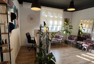 Apartament cu 4 camere semidecomandat în Romană