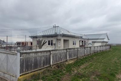Casă cu 4 camere cu Teren 1000 Mp în Central - 5