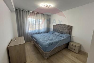 Apartament cu 3 camere decomandat în Tractorul - 10