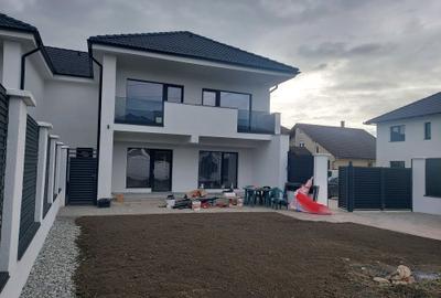 Casă cu 4 camere în Șelimbăr - 2