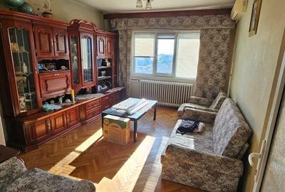 76400 euro .. 3 camere in bloc izolat .. 54 mp utili - 1