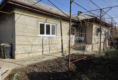 Garsoniera cu beci, la curte, km 5 - 5