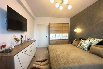 Apartament cu 3 camere semidecomandat, mobilat în Popas Păcurari