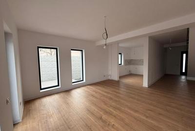 Duplex cu 4 camere cu Canalizare în 1 Decembrie 1918 - 1