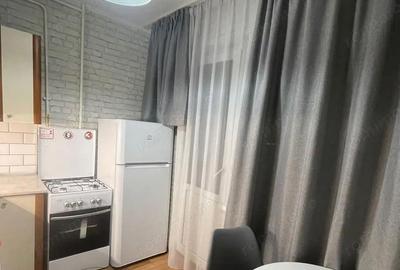 Apartament cu 2 camere decomandat în Girocului