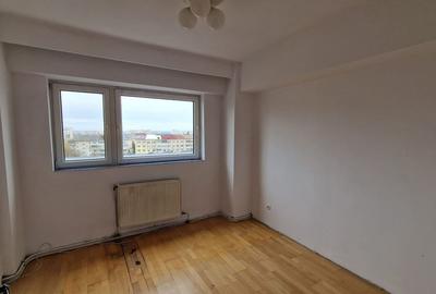 Apartament cu 3 camere semidecomandat în Central - 4