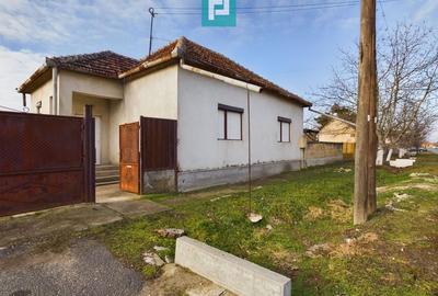 Casă individuală cu 3 camere în Șofronea