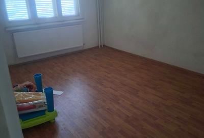 Apartament cu 3 camere decomandat în Sud - 3