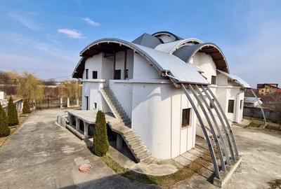 Casă individuală cu 8 camere cu Canalizare în Tărtășești - 2