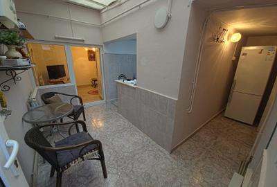 Casă individuală cu 4 camere cu Canalizare în Trocadero - 9