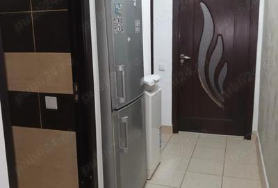 Apartament cu 3 camere semidecomandat în Craiovița Nouă - 2