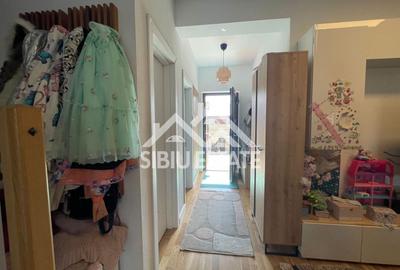 Duplex cu 5 camere cu Canalizare în Cristian - 10