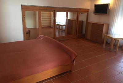 Casă cu 4 camere cu Teren 1200 Mp în Central - 3