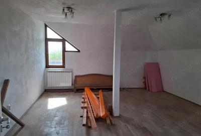 Casă cu 4 camere cu Teren 533 Mp în Nădlac - 2