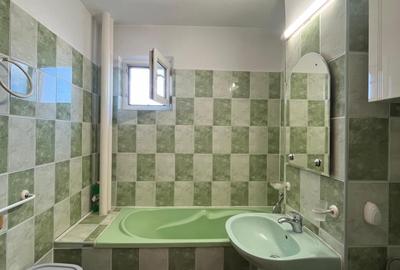 Apartament 3 camere, două băi , etaj4/10, Nufărul , Oradea. - 16