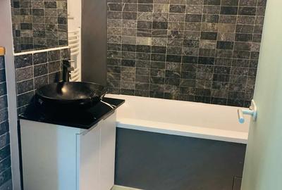 Inchiriez apartament 3 camere Intre Lacuri - 1